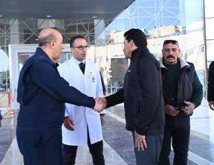 وزير الشباب والرياضة يصل المستشفي...