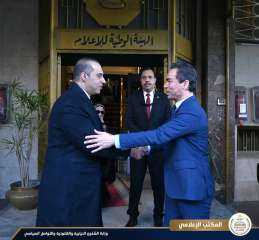 وزير الشئون النيابية والقانونية والتواصل...