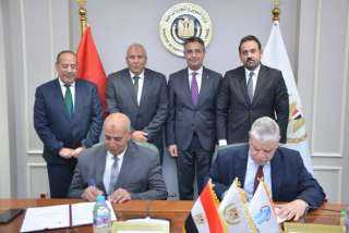 وزير التموين يشهد مراسم توقيع...