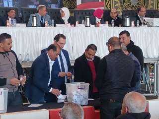 وزير الإسكان: إجراء قرعة علنية...