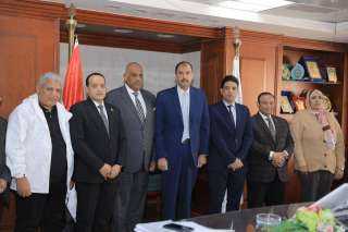 الشباب والرياضة تلتقي محافظ سوهاج...