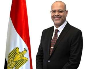 وزير العمل يُثَّمن اجراءات دولة...