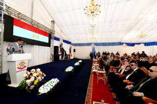 وزير الإسكان يستعرض إنجازات جهاز...