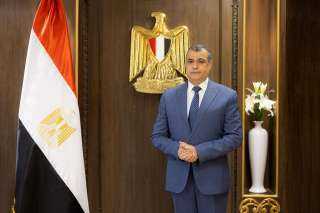 وزير الدولة للإنتاج الحربي يهنئ...