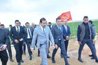 وزير التموين  يقوم بأول...