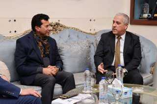 وزير الشباب والرياضة يلتقي رئيس...
