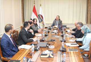 وزير قطاع الأعمال العام يلتقي...