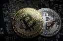 انخفاض البيتكوين 6% إلى دون...