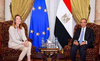 وزير الخارجية والهجرة يستقبل رئيسة...
