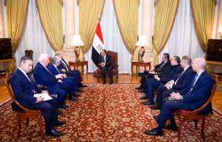 وزير الخارجية والهجرة يستقبل وفد...