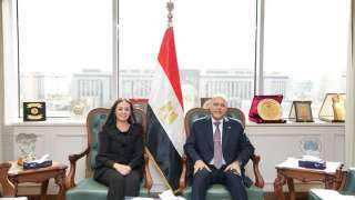 وزيرا العمل والتضامن يترأسان إجتماع...