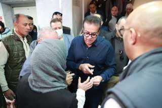 وزير الصحة يتفقد مستشفى جراحات...