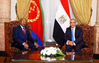وزير الخارجية والهجرة يبحث تعزيز...