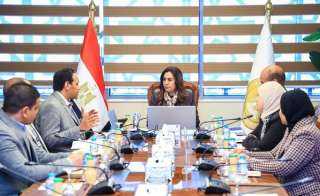 وزيرة التنمية المحلية تتابع مع...