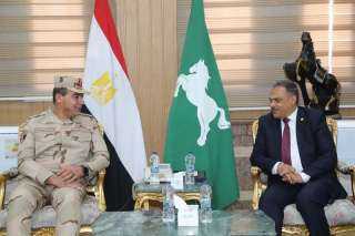 محافظ الشرقية يستقبل قائد قوات...