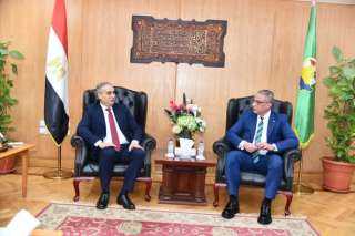 رئيس جهاز حماية المستهلك يلتقي...