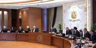 رئيس الوزراء يتابع موقف مشروعات...