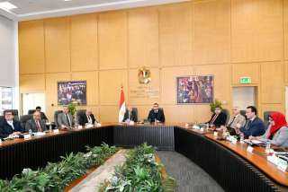 وزير الإسكان ومحافظ القاهرة يترأسان...