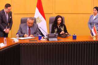 وزيرة التضامن ومدير مكتبة الإسكندرية...