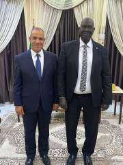 وزير الخارجية والهجرة يلتقي نائب...