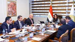 وزيرة التنمية المحلية تتابع مع...
