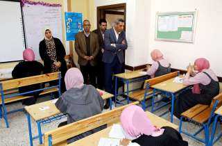 محافظ يتابع إمتحانات نصف العام...