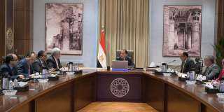 رئيس الوزراء يستعرض خطة تطوير...
