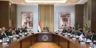 رئيس الوزراء يتابع موقف توافر...