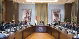 رئيس الوزراء يستعرض مقترحات تكليف...
