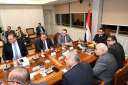 وزير الإسكان يستعرض الخطة التسويقية...