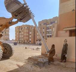 الانتهاء من تركيب ٥١ عامود...