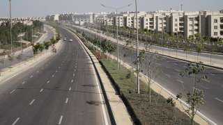 وزير الإسكان يستعرض مشروعات قطاع...