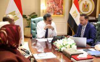 وزير الصحة يعقد اجتماعا مع...