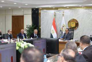وزير قطاع الأعمال العام يترأس...