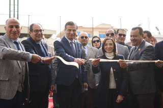وزير الزراعة ومحافظ البحيرة يفتتحان...