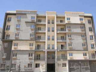 وزير الإسكان يستعرض إنجازات قطاع...