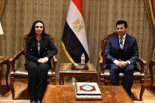 وزيرا الشباب والرياضة والتضامن يناقشان...