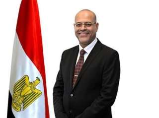 وزير العمل يعتمد صرف 2...