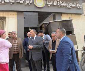 محافظ أسيوط يتفقد مركز خدمة...