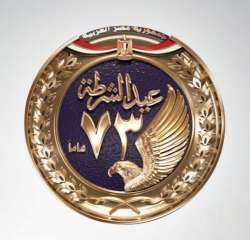 رئيس جامعة القاهرة يهنئ رئيس...