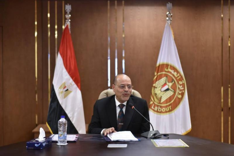 وزير العمل يترأس اجتماع مجلس إدارة صندوق إعانات الطوارئ للعمال