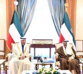 امير الكويت يستقبل رئيس جهاز...