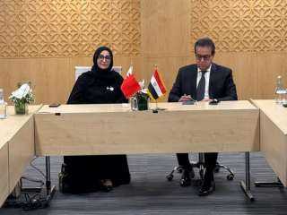 وزير الصحة يلتقي وزيرة الصحة...