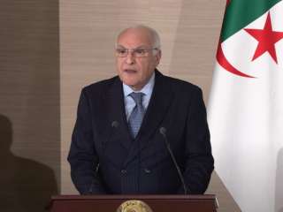 الجزائر وتونس تبحثان تعزيز التعاون...