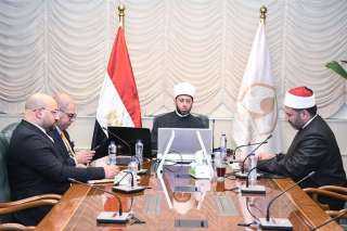 وزير الأوقاف يلتقي مدير مديرية...