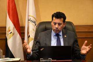 وزير الرياضة يحفز لاعبي المنتخب...