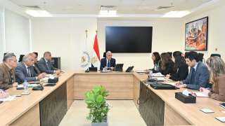 وزير الرى يلتقى مديرة الوكالة...