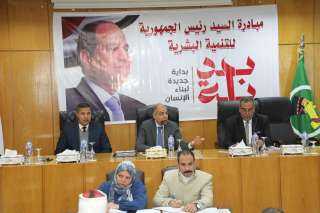 محافظ المنيا يتابع تجهيزات قوافل...