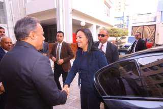 وزيرة التضامن تستهل زيارتها لمحافظة...