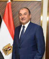 وزير قطاع الأعمال العام يتلقى...